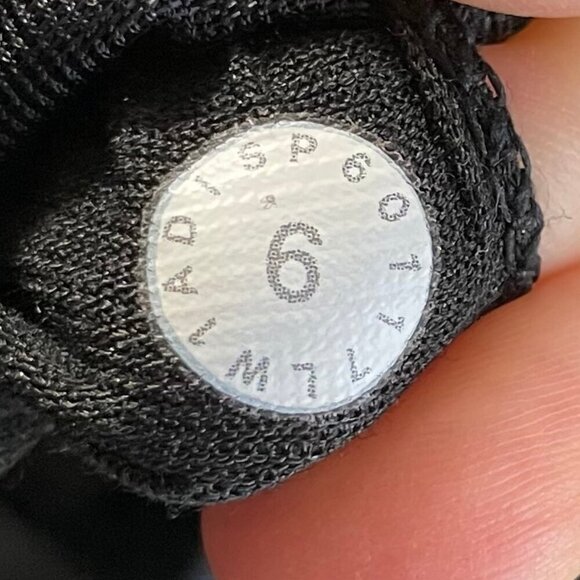 Lululemon Glide and Stride 2 in 1 Luon Tank Top Circle Mesh Heathered Black Sz 6 - Picture 9 of 10